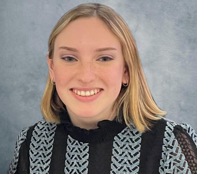 Headshot of Elizabeth Rutenberg